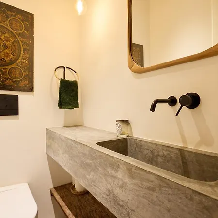 Flh Secluded Haven With Pool 度假居
